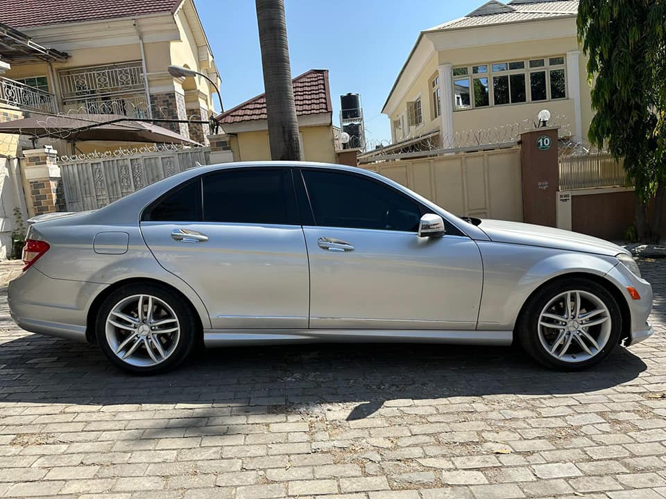 A picture of 2011 c300 Toks stand clean used