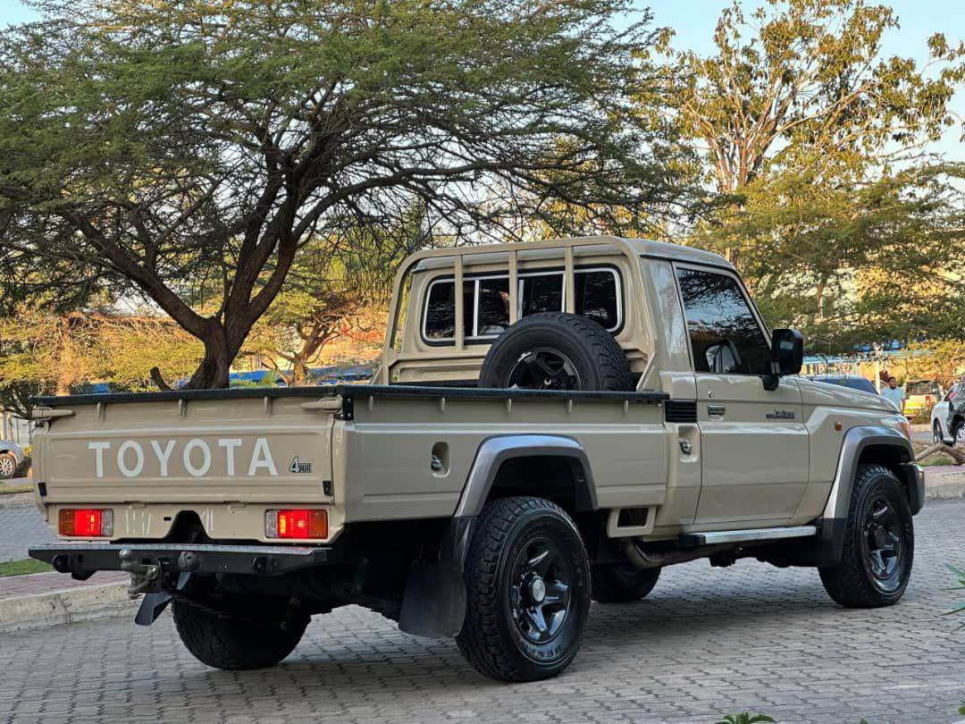 A picture of TOYOTA LAND CRUISER 79 SERIES 2022