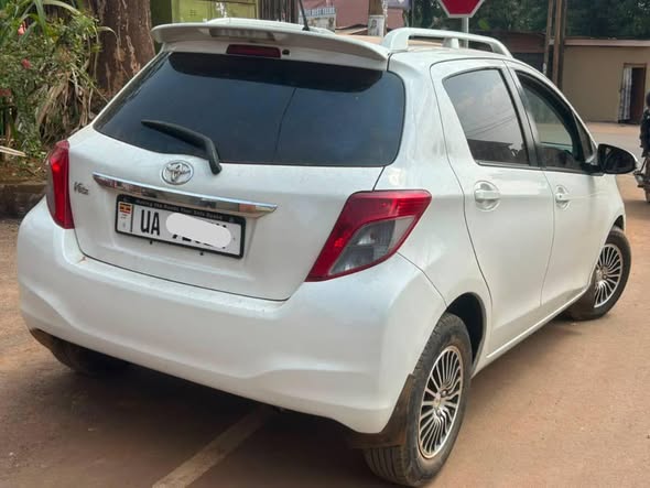 A picture of TOYOTA VITZ 2012 1 0CC