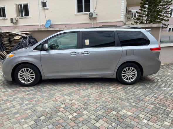 A picture of Foreign used Toyota sienna 2016