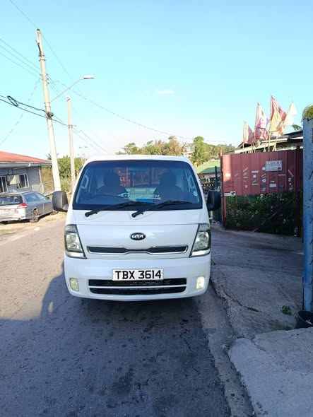 kia k2700