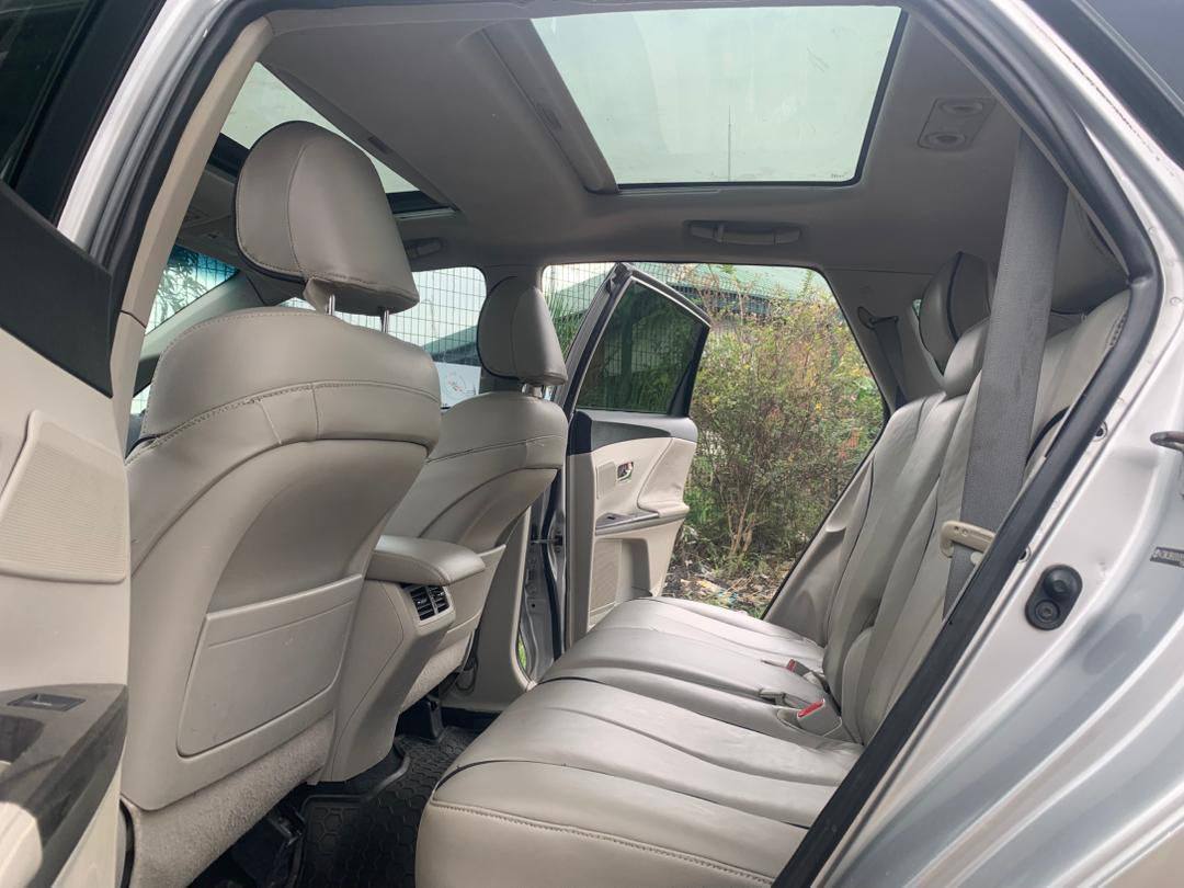 A picture of Toyota Venza 013 Model Fullest option
