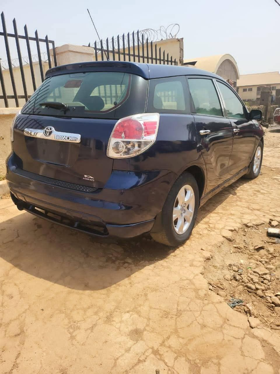 A picture of 2005 Toyota matrix