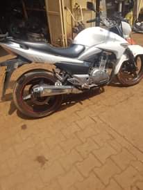 A picture of Suzuki motorcycle 400cc