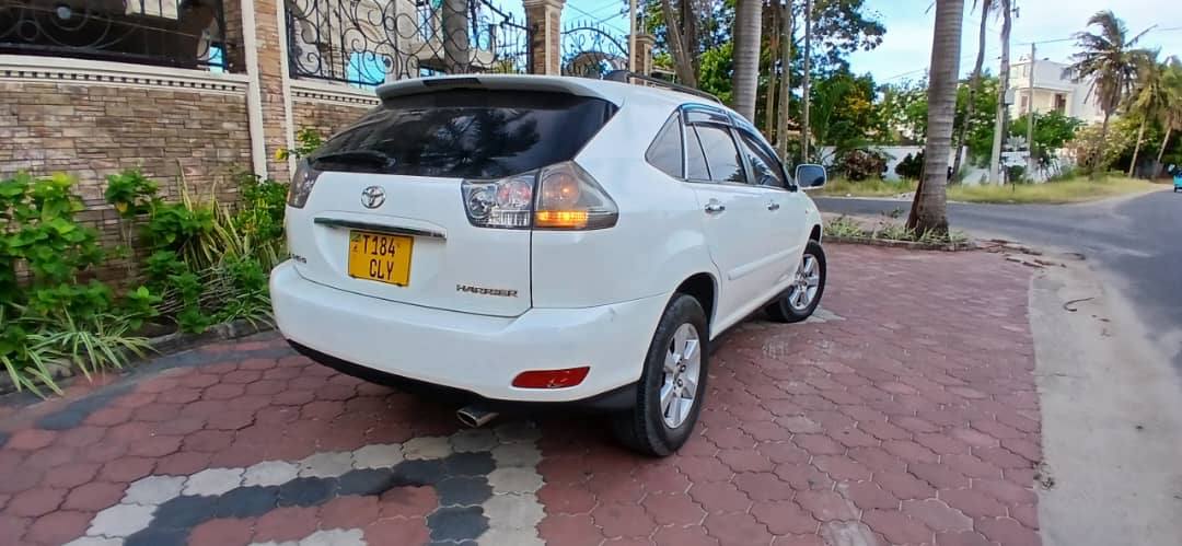 A picture of TOYOTA HARRIER BEI MILLION 14 9 0757455444