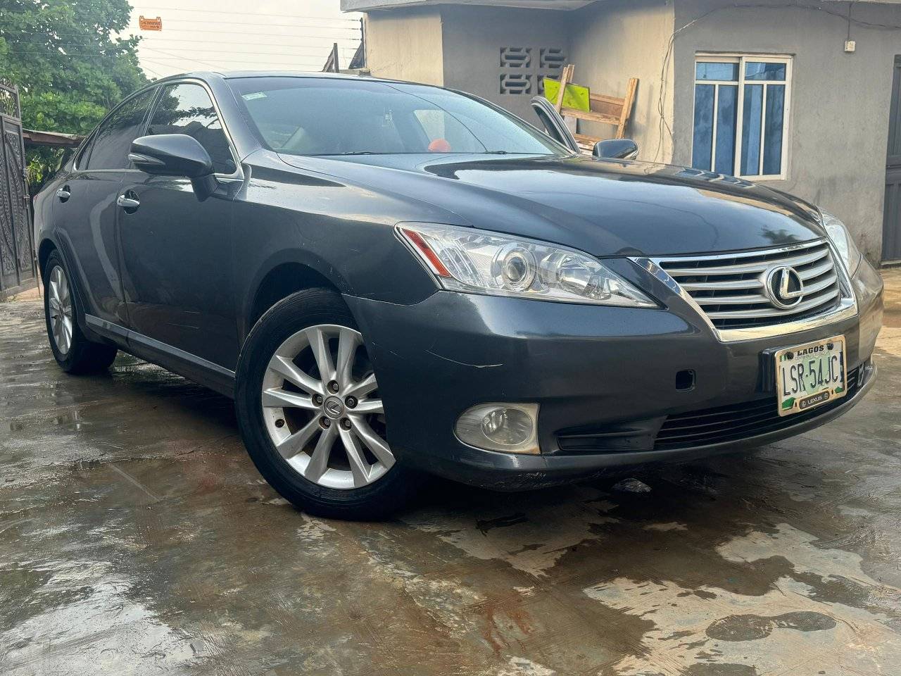 A picture of Lexus ES 350