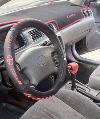 A picture of 2002 TOYOTA CAMRY LE