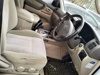 A picture of Toyota land cruiser V 8