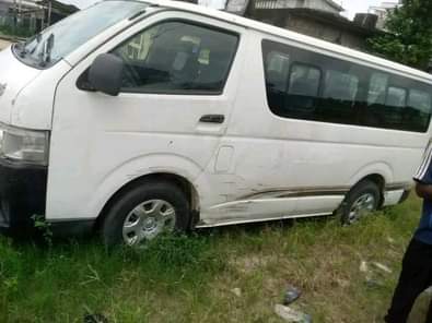 A picture of Hummer bus 8m settle 100k Location Ozouba Call WhatsApp 07062457055