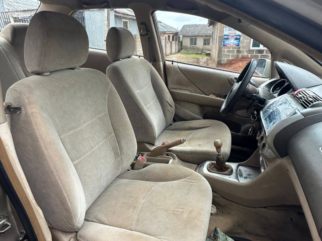 A picture of Honda city 07 manual transmission painted on first body good