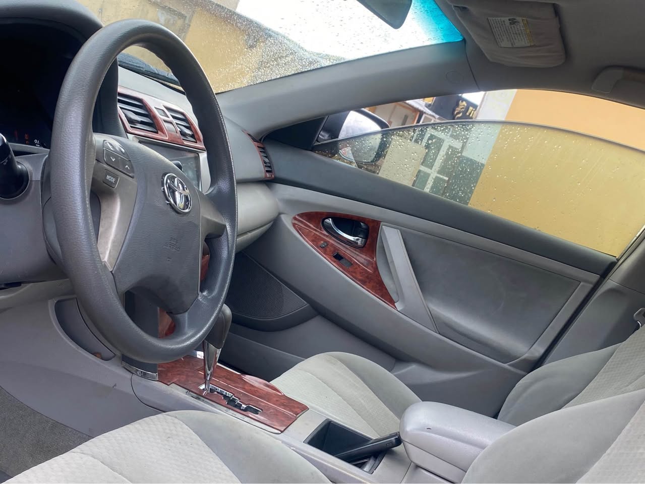 A picture of PRE OWNEDToyota Camry 08 V4 LE