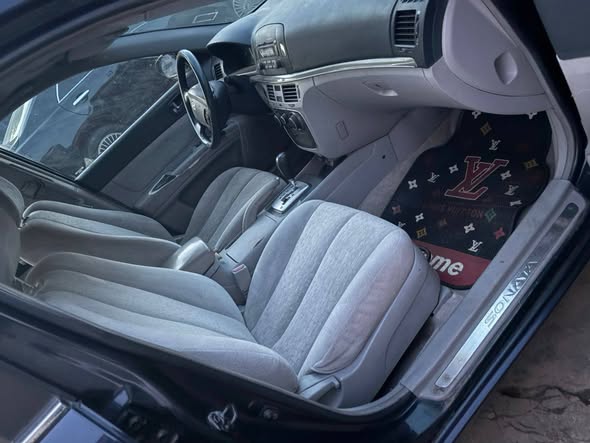 A picture of Hyundai Sonata 08 awoof deals v6