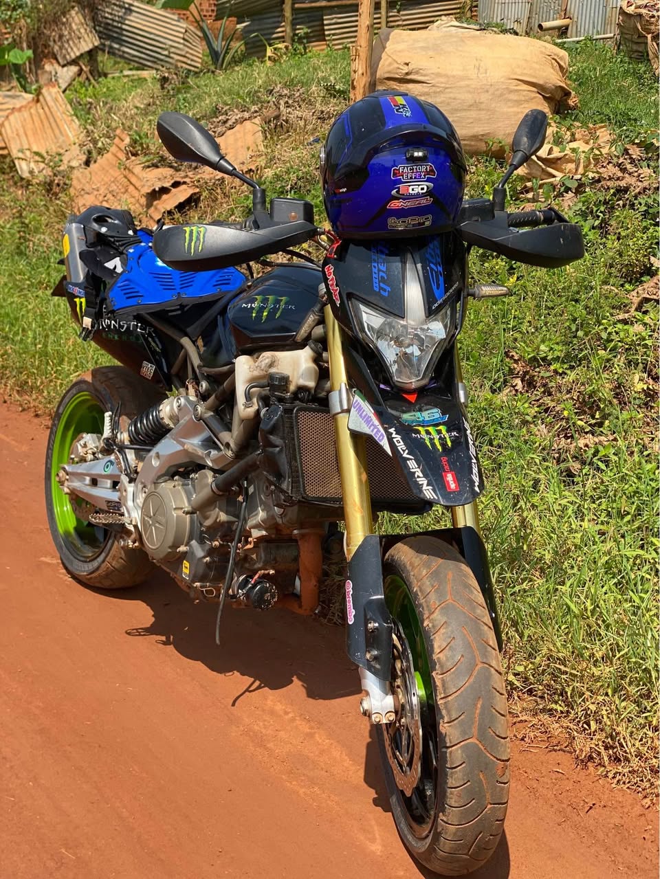 A picture of Aprillia 750cc
