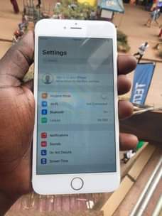 A picture of iPhone 6plus white