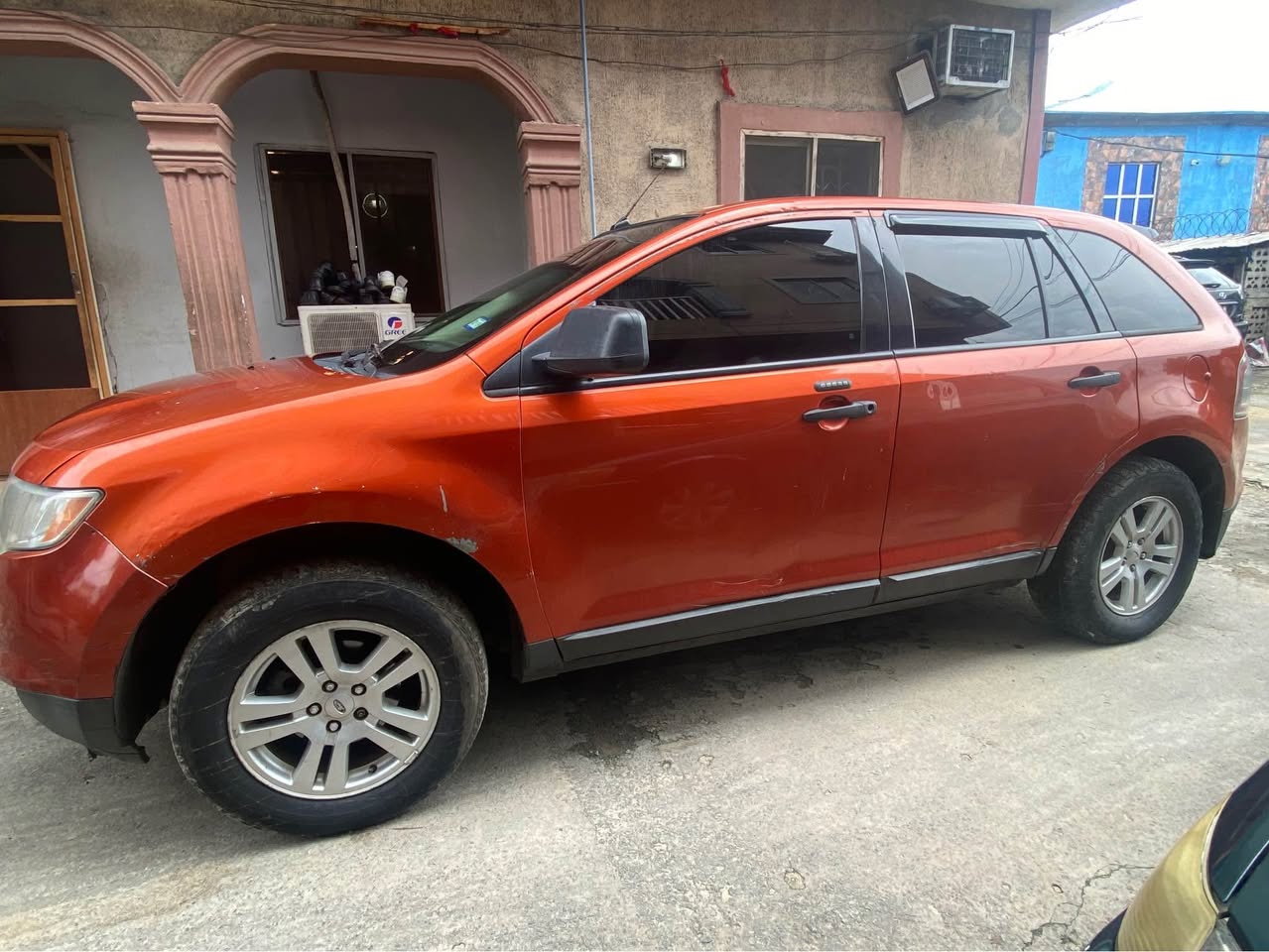 A picture of FORD EDGE