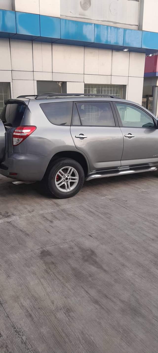 A picture of Neatly used 2007 Toyota RAV4 LIMITED in very perfect condition
