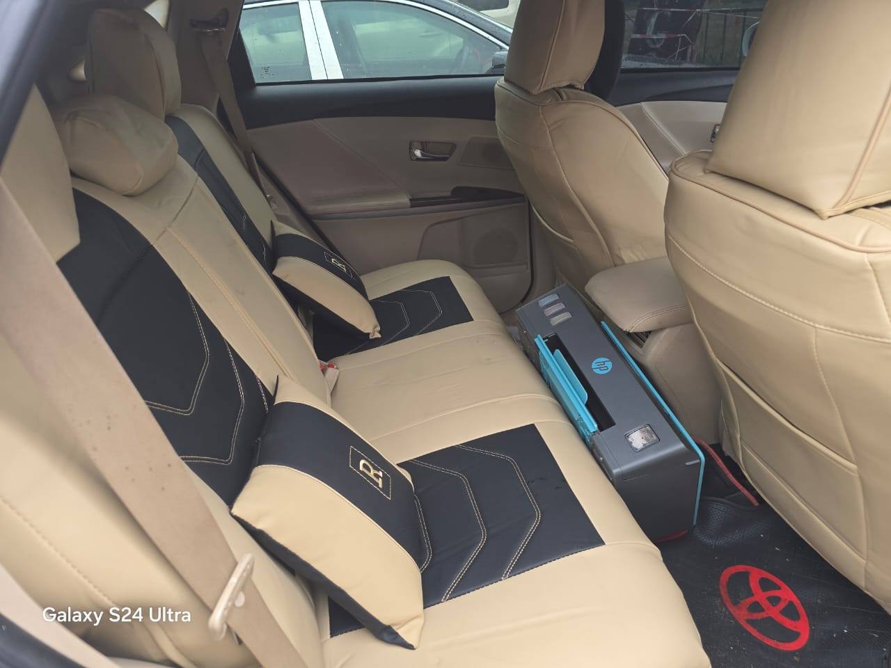 A picture of Toyota Venza 2010