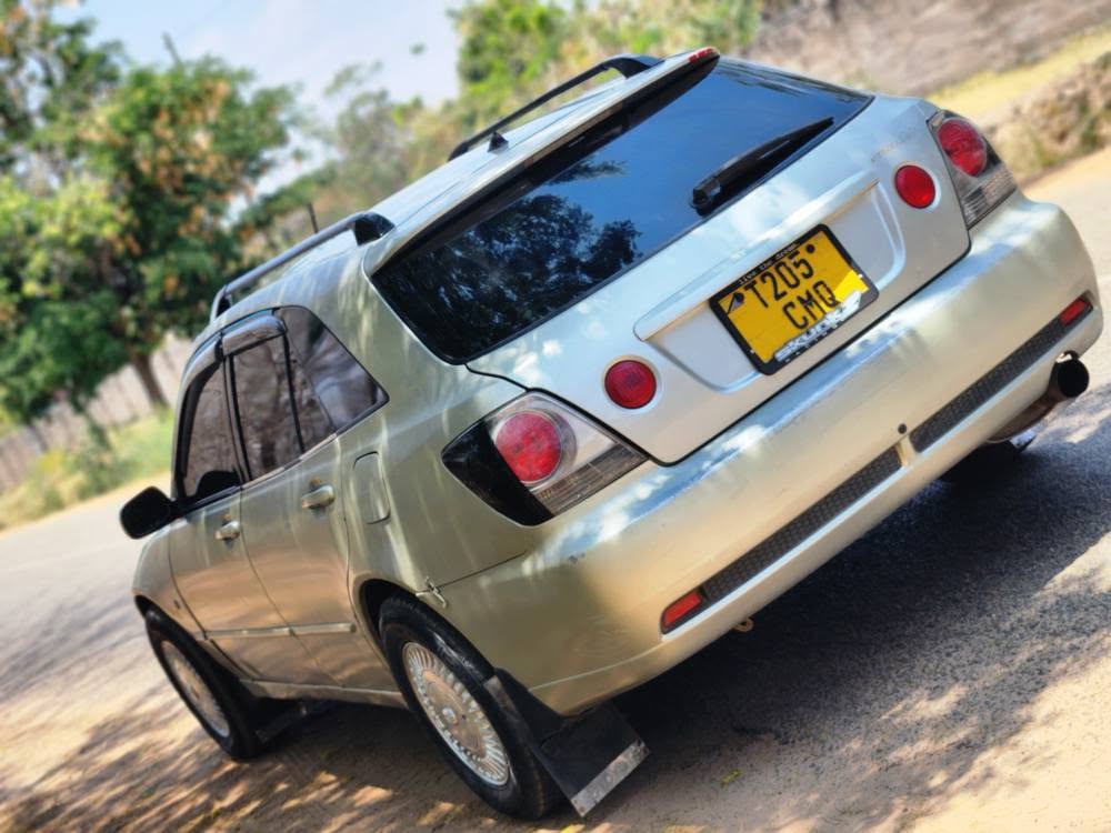 A picture of TOYOTA ALTEZZA GITA