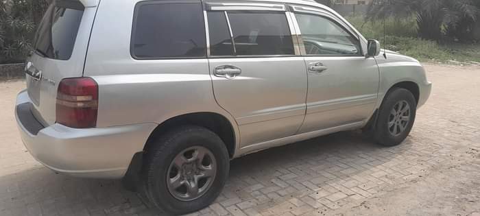 A picture of Neatly used 2003 Toyota highlander 4 cylinders 08065728065