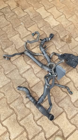 A picture of Rangerover Engine coolant hose and Engine thermostat kit
