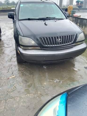 A picture of Morning market Sharp lexus Rx 300 Engine sound Gear working