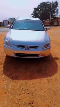 A picture of Honda Accord 2004