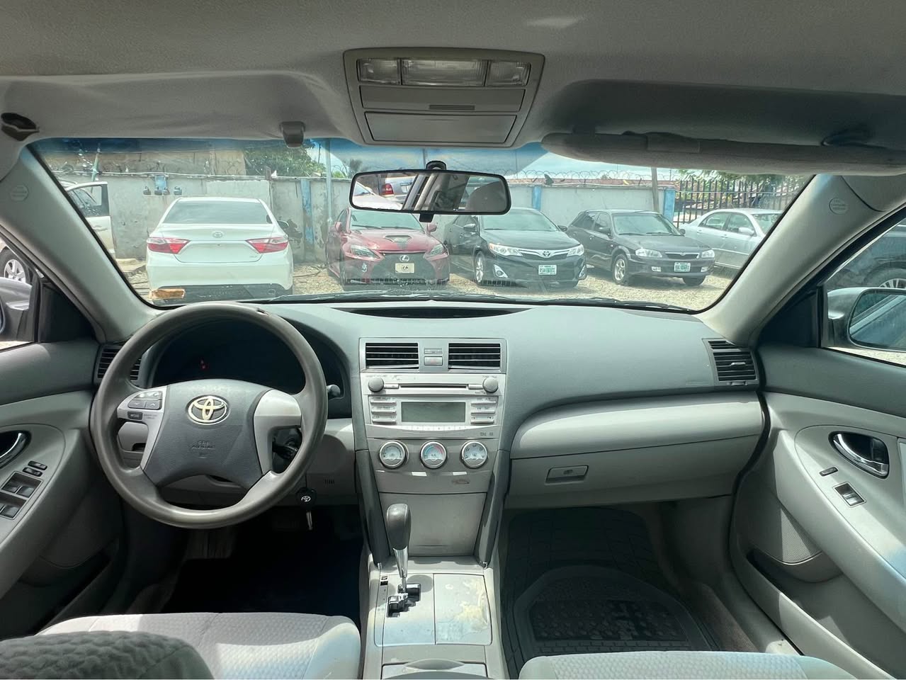 A picture of TOYOTA CAMRY 2010