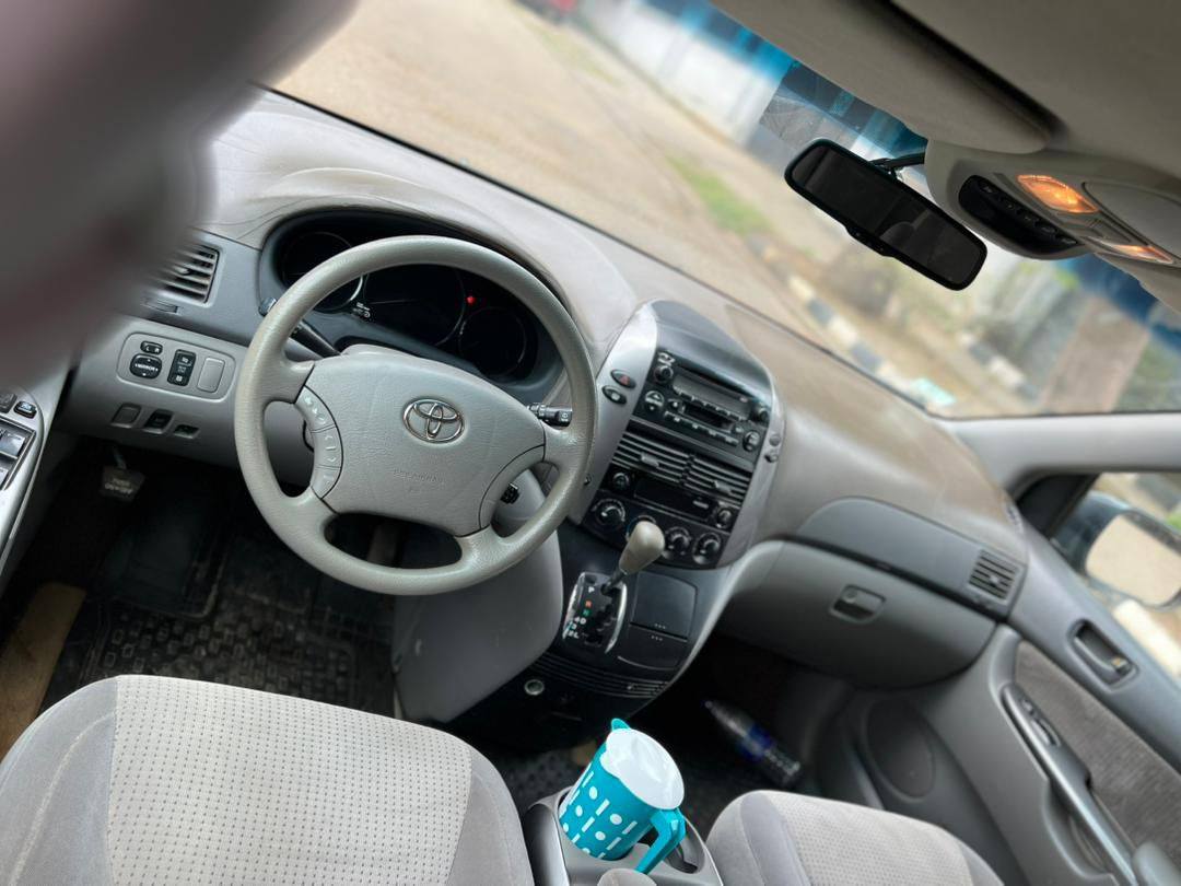 A picture of Toyota Sienna
