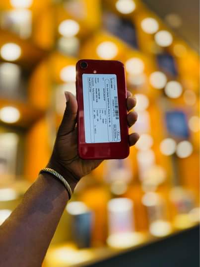 A picture of IPHONE XR