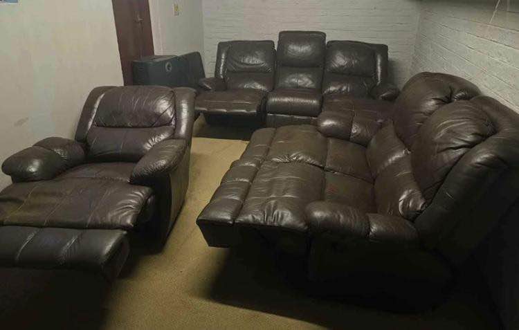 classifieds/furniture sofas