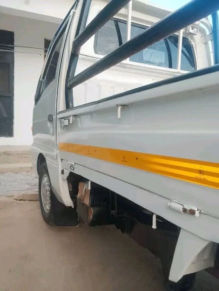 A picture of Suzuki carry