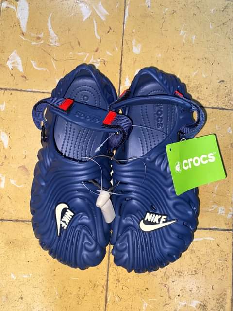 crocs