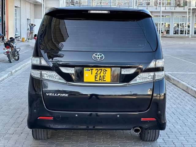 A picture of MAWASILIANO 0764454752 PRICE BEI 22 8MILION CHAP TOYOTA VERLFIRE YEAR