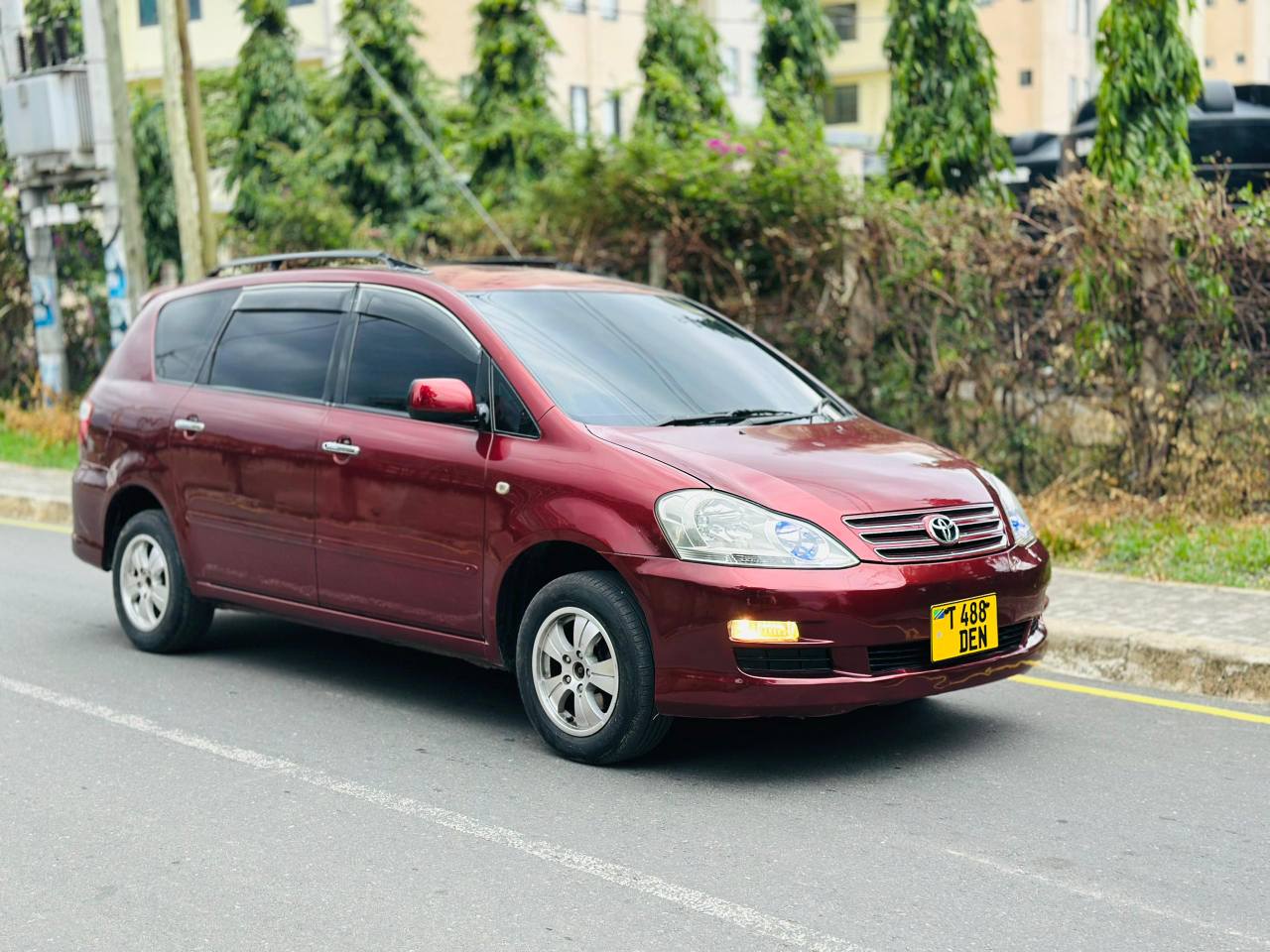 A picture of TOYOTA IPSUM FOR SALE 0719748337