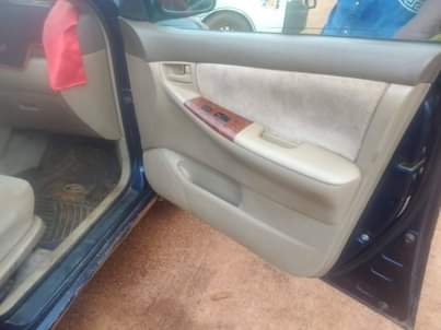 A picture of Toyota Corolla 2004