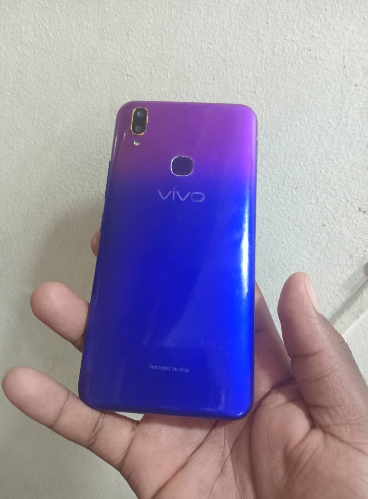 A picture of QUICK SALE VIVO V9 CLEAN PIECE WITH A LONG LASTING