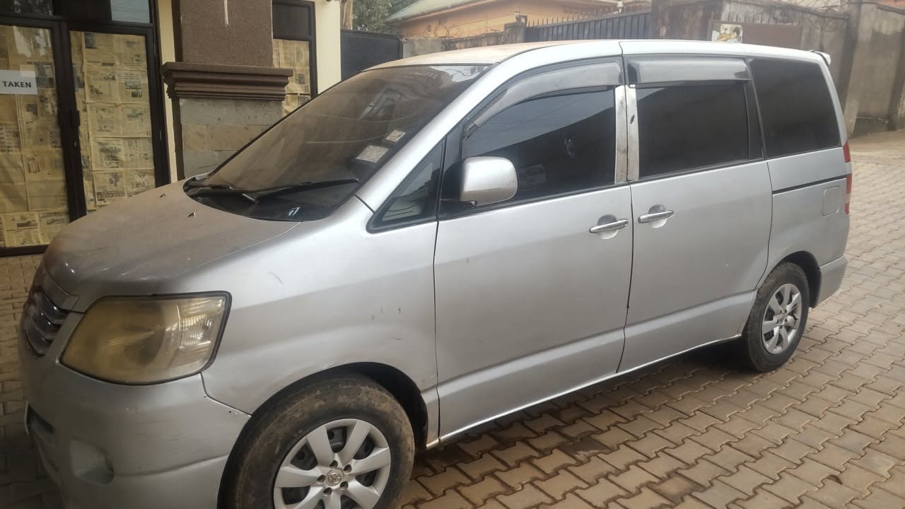 used toyota noah
