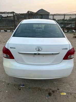 A picture of URGENT BUYERS ONLY CALL 09063948959 CLEAN TOYOTA yaris 2007 PRICE