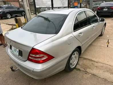 A picture of Less than a year Used Mercedes Benz C200 Kompressor Reverse