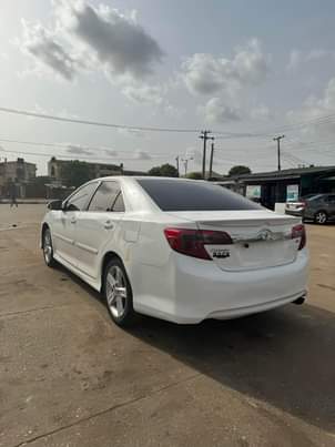 A picture of 2012 White Toyota Camry Sport Owner 