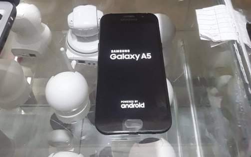 A picture of SAMSUNG GALAXY A5