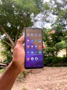 A picture of Nauza samsung A04s haina shida nataka 170 nichek inbox