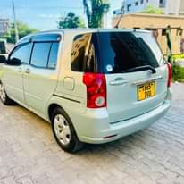 A picture of Toyota raum