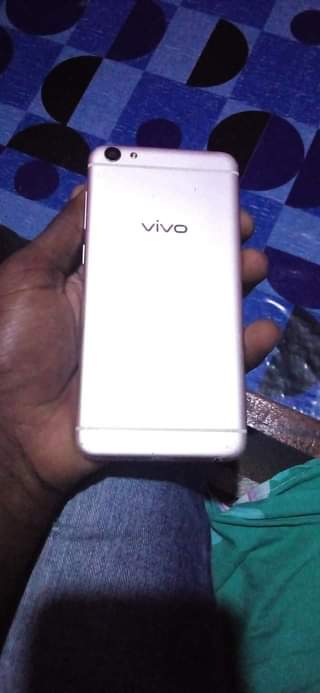 A picture of Vivo x7 gb 64