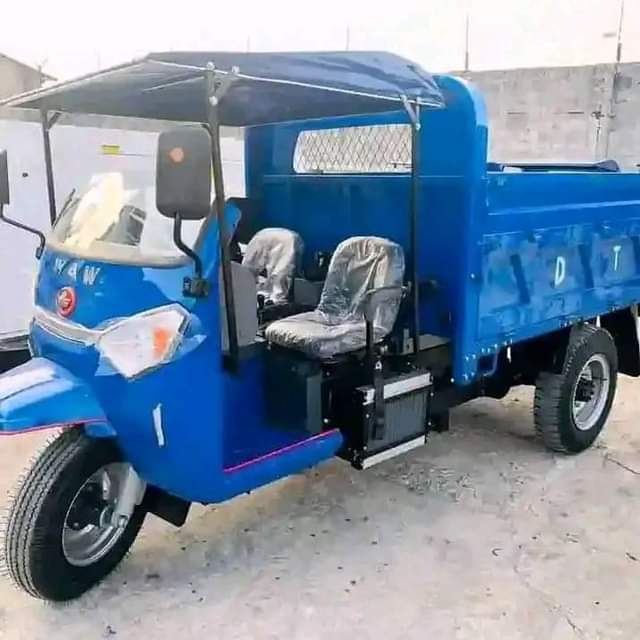 A picture of Yes it is still available Call or message 07048 967617on
