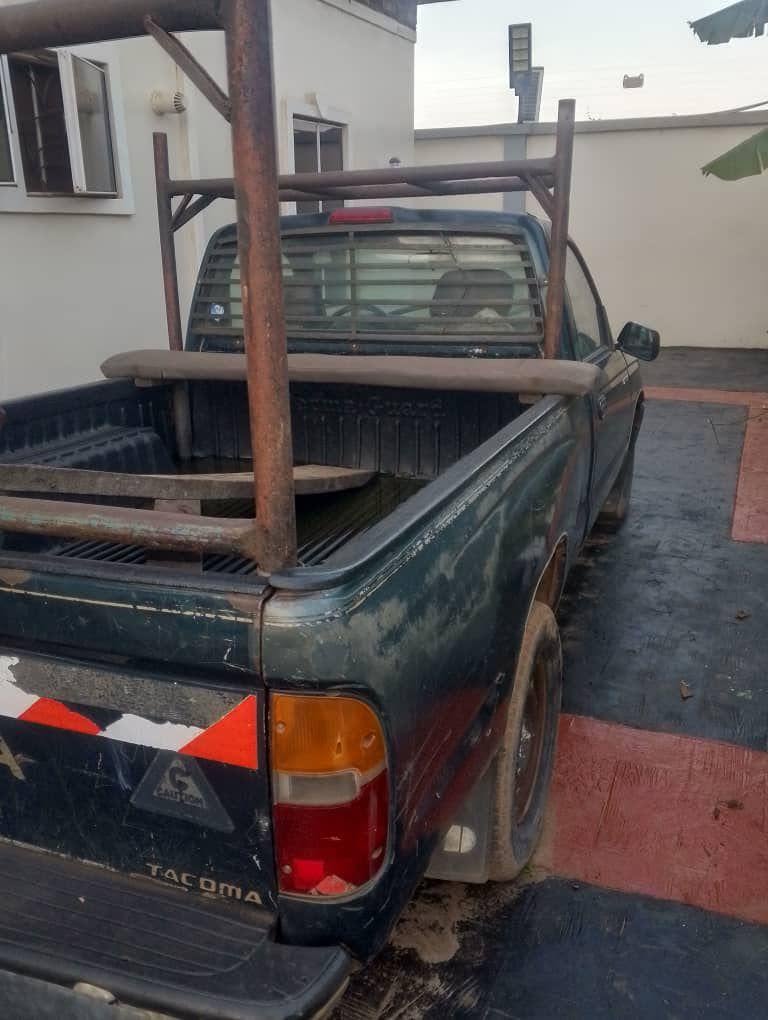A picture of 2005 Toyota Tacoma sr5
