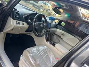 A picture of 2011 venza full option with panoramic roof V6 engine 13