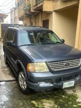 A picture of Ford explorer pure first body engine and gear is perfect