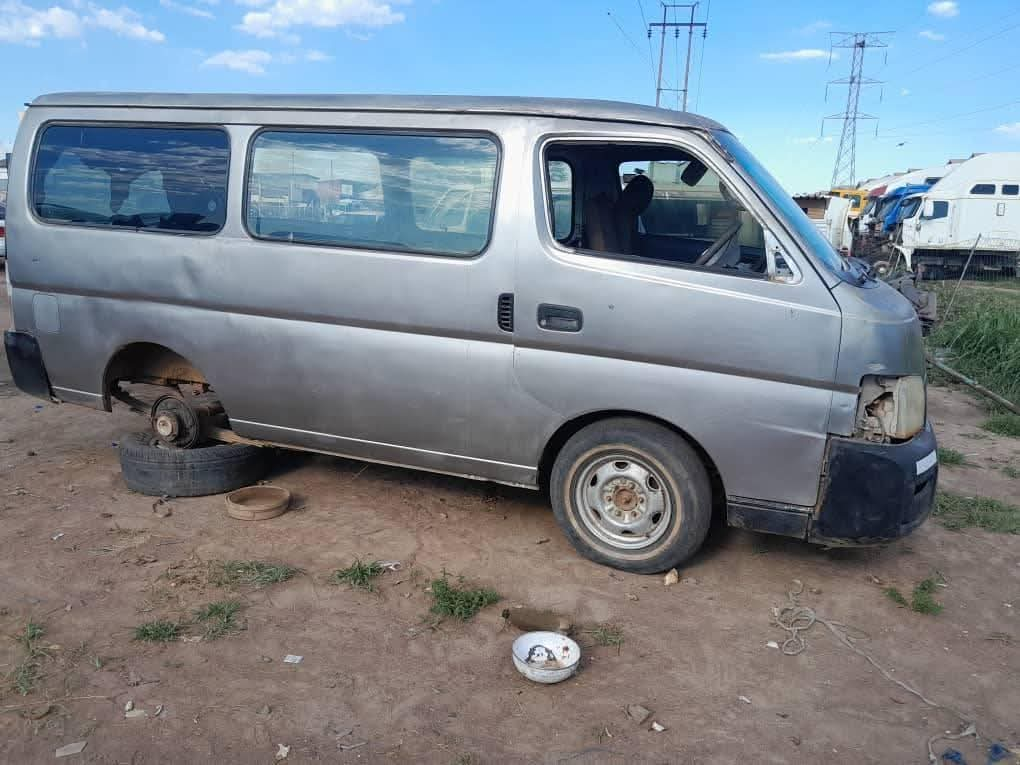 used nissan caravan