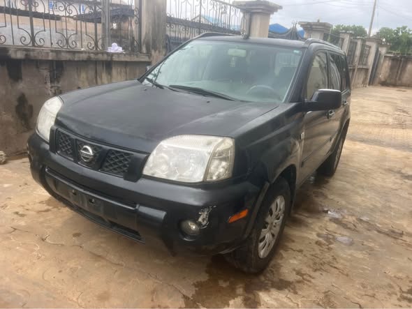 A picture of Nissan X TRAIL 2005 4Plug Engine First Body Pan First